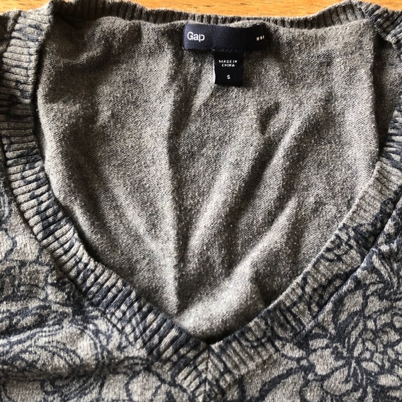 Gap long sleeve - Picture 2 of 2